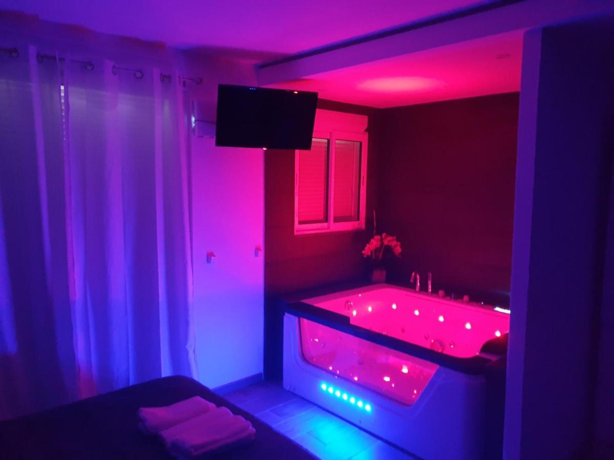 Love Suite And Spa - Cannes Esterno foto