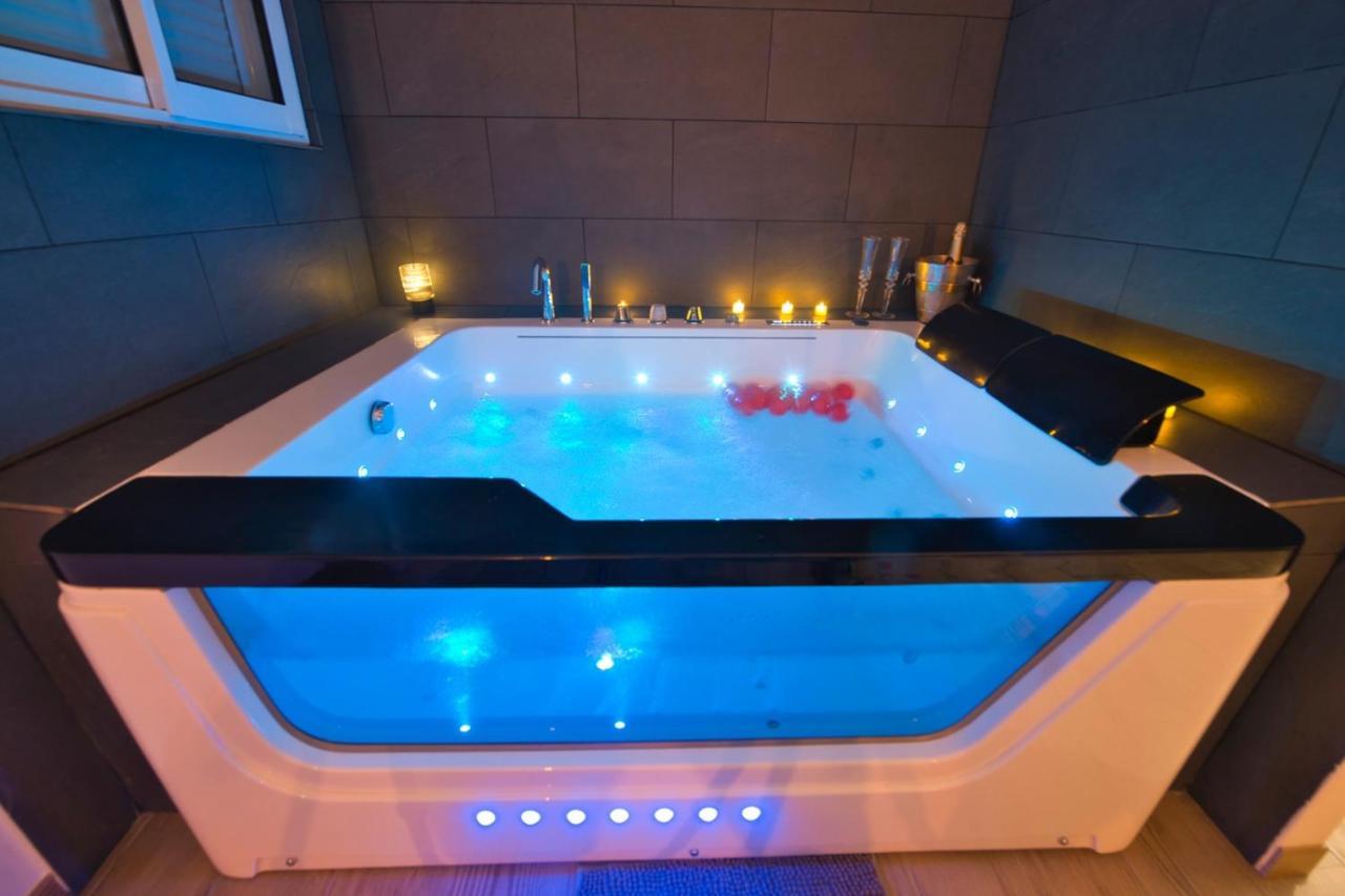 Love Suite And Spa - Cannes Esterno foto